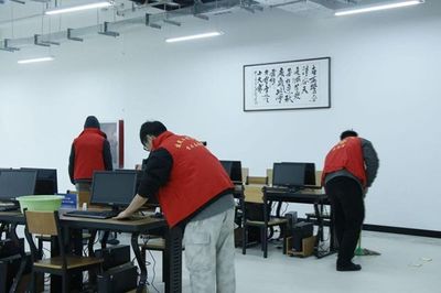 微光成炬，志愿同行——建筑工程学院开展学雷锋志愿服务活动助力租赁服务